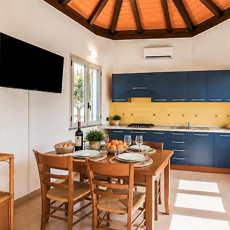 Lovely Home In Nicotera Marina 니코테라 마리나